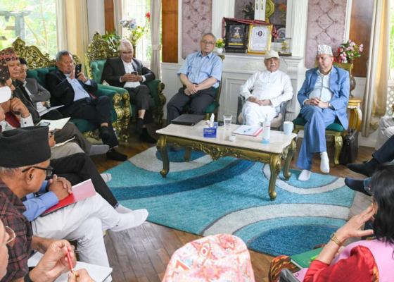 एमालेमा ओली संकटमा: १९ सदस्यीय सचिवालयमा स्पष्ट अल्पमत, आफ्नै सारथीहरूले मागे राजीनामा
