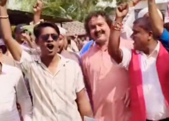 फरार अभियुक्तलाई सांसद हरि ढकाल र रास्वपा कार्यकर्ताले भगाए, समात्न पुगेको प्रहरी रित्तै फर्कियो फरार अभियुक्तलाई सांसद हरि ढकाल र रास्वपा कार्यकर्ताले भगाए, समात्न पुगेको प्रहरी रित्तै फर्कियो