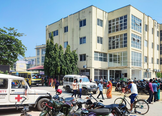 जनकपुरधाममा पुरानो रिसइबीका कारण साथीकै चक्कु प्रहारबाट एक युवकको ज्यान गयो जनकपुरधाममा पुरानो रिसइबीका कारण साथीकै चक्कु प्रहारबाट एक युवकको ज्यान गयो